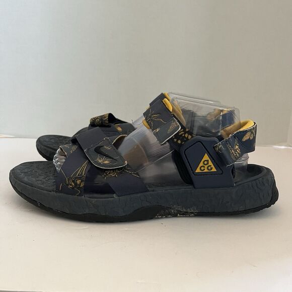 Shoes - Picture 3 of 9